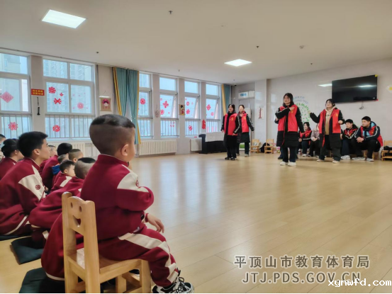 新闻稿-米兰手机版app下载安装第八中学志愿者社团赴社会福利院开展学雷锋爱心志愿服务活动(1)796.png