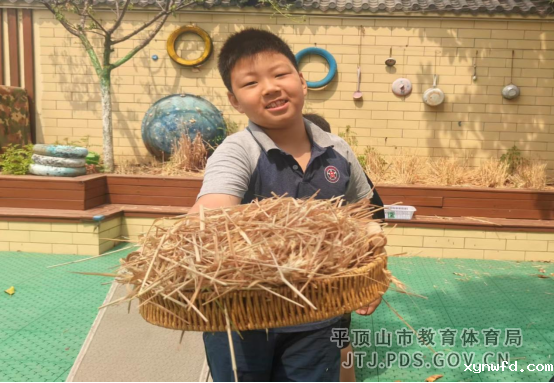 13. 平东幼儿园开展劳动实践活动(2)703.png